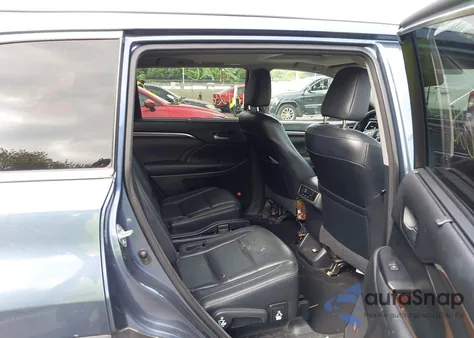 2015 Toyota Highlander Limited V6 z USA, uszkodzony, nr VIN 5TDDKRFHXFS139362